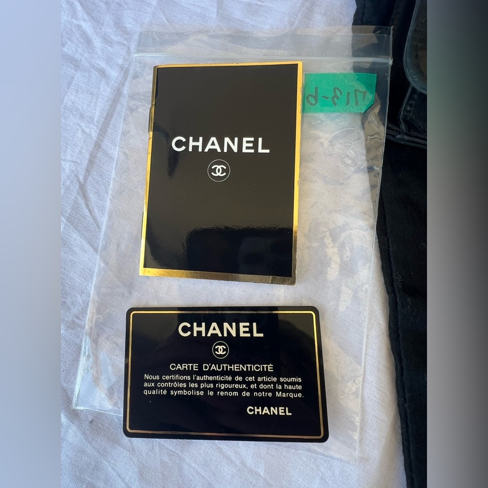 Chanel Quilted CC Flap Bag shoulder bag - Picture 2 of 16